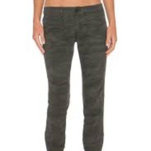Sanctuary Peace Trooper pants in Heritage Camo size 26